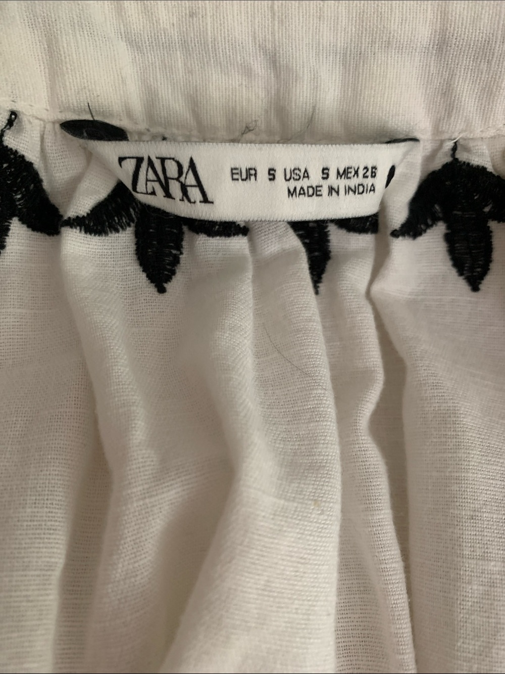 Zara White Maxi Dress with Black Embroidered Motifs - Picture 6 of 6